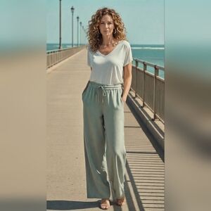 Women's Wide Legged Light Green Linen Feel Drawstring Pants Size L NWT